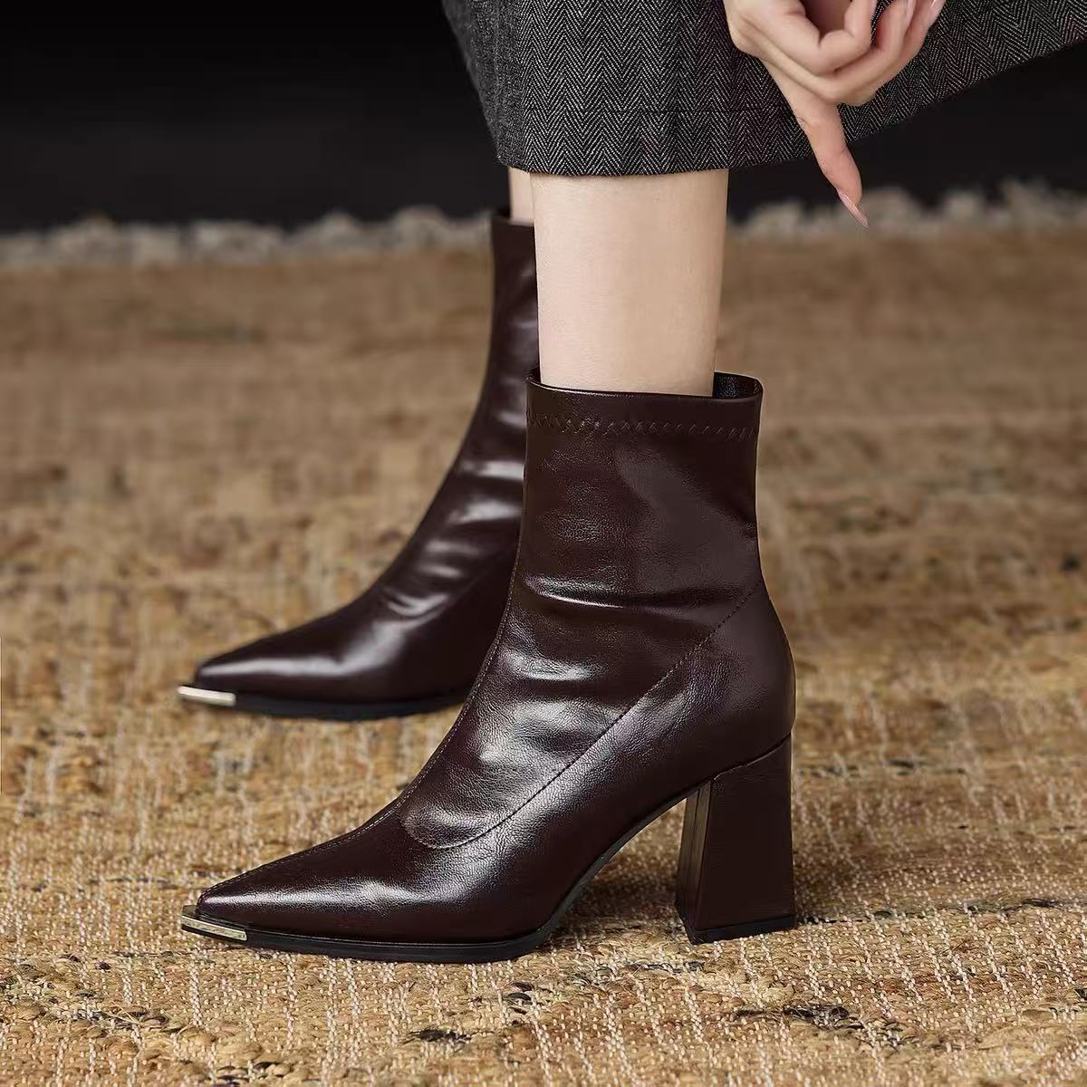 Vintage And Modern Fashion - Autumn Winter Vintage Thick Heel Slim