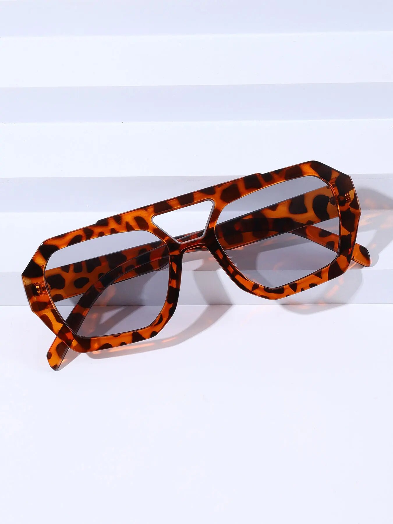 Fashion Vintage Square Irregul - Vintage Fashion Images ulasan dan harga